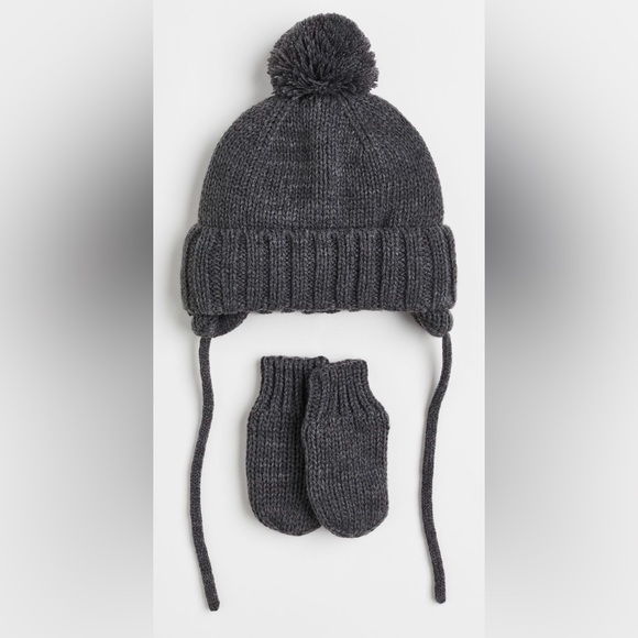 H&M Charcoal Grey Knitted 2-piece Winter Hat & Mittens, Baby size 6-12month, New - Picture 3 of 3